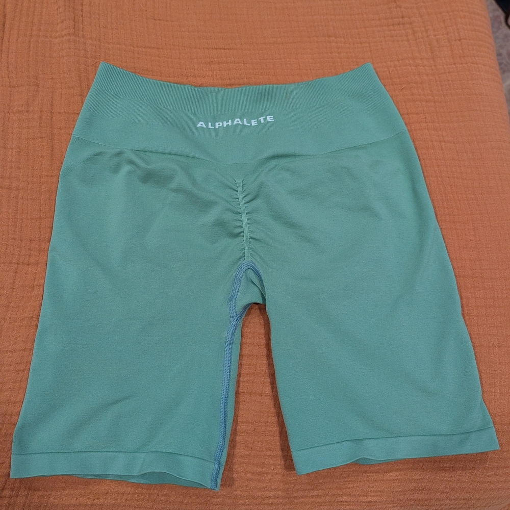 Alphalete Amplify Green Shorts Size Large